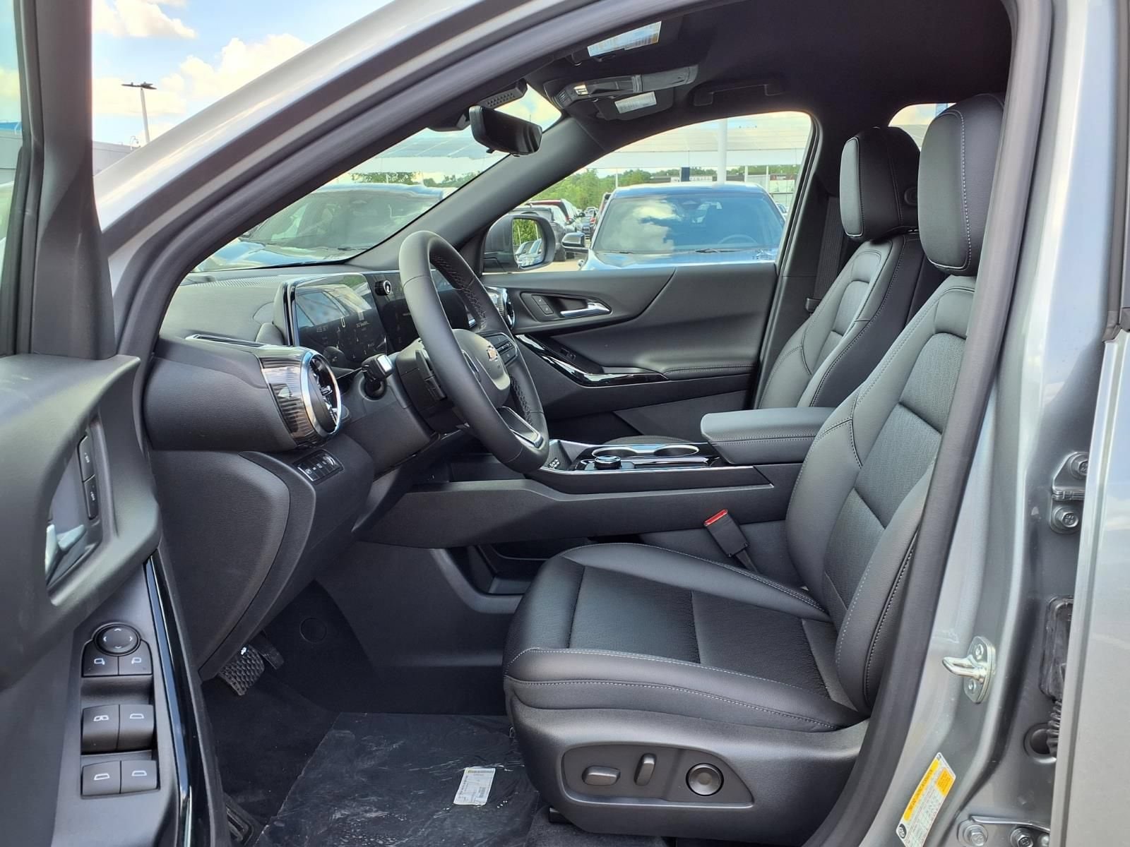 Thumbnail: 2026 Chevrolet Equinox - 14