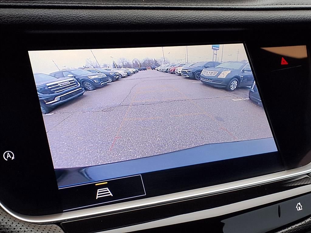 Thumbnail: 2022 Cadillac XT5 - 22