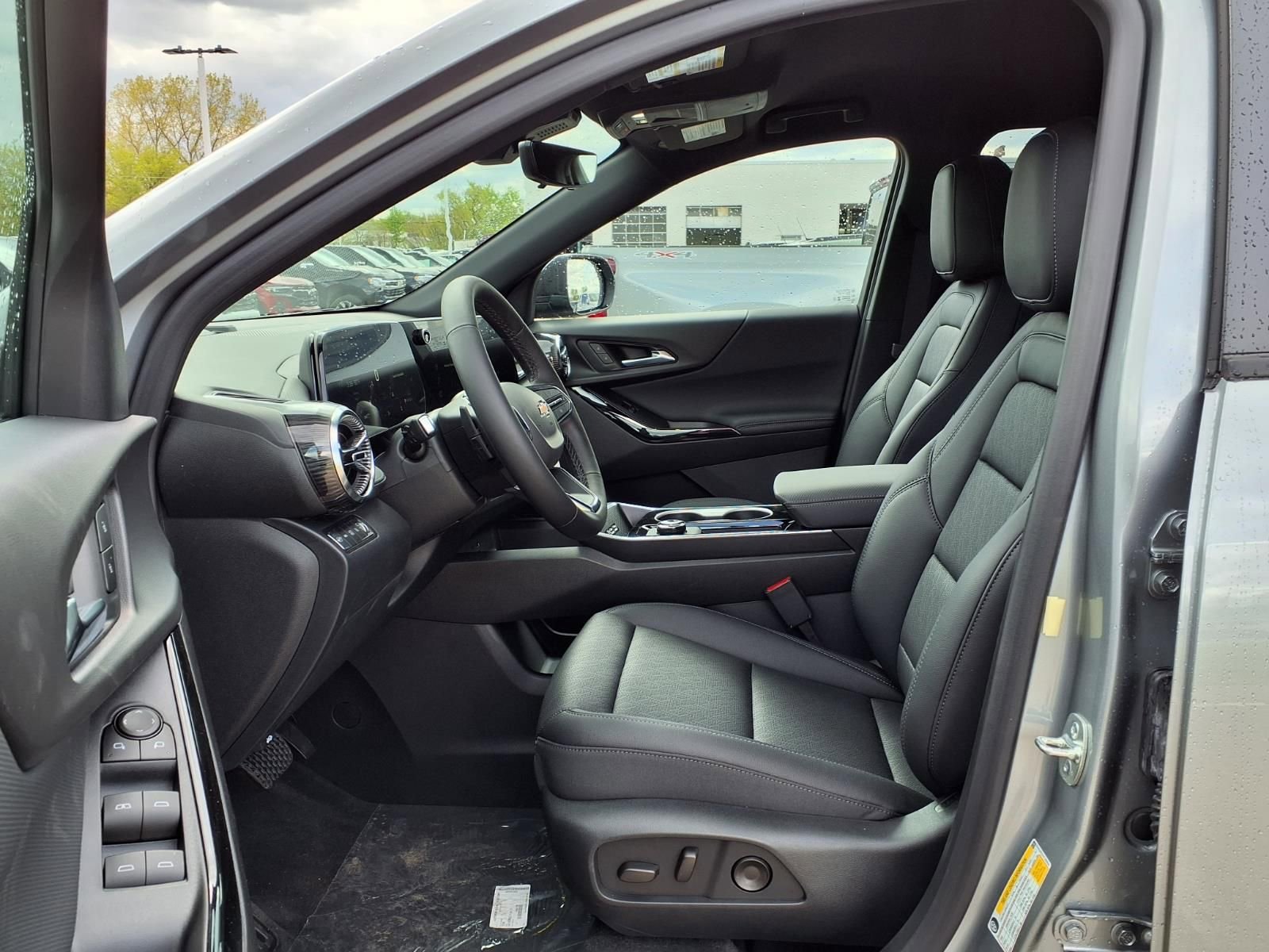Thumbnail: 2026 Chevrolet Equinox - 14