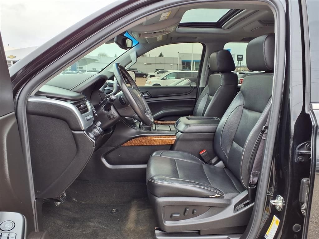 Thumbnail: 2017 Chevrolet Suburban - 18