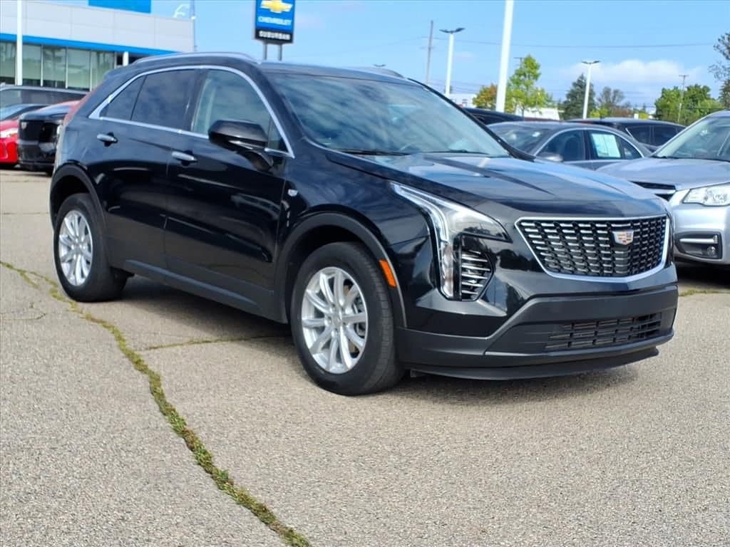 Thumbnail: 2022 Cadillac XT4 - 3