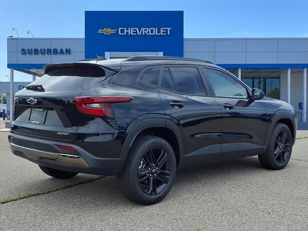 Thumbnail: 2025 Chevrolet Trax - 4