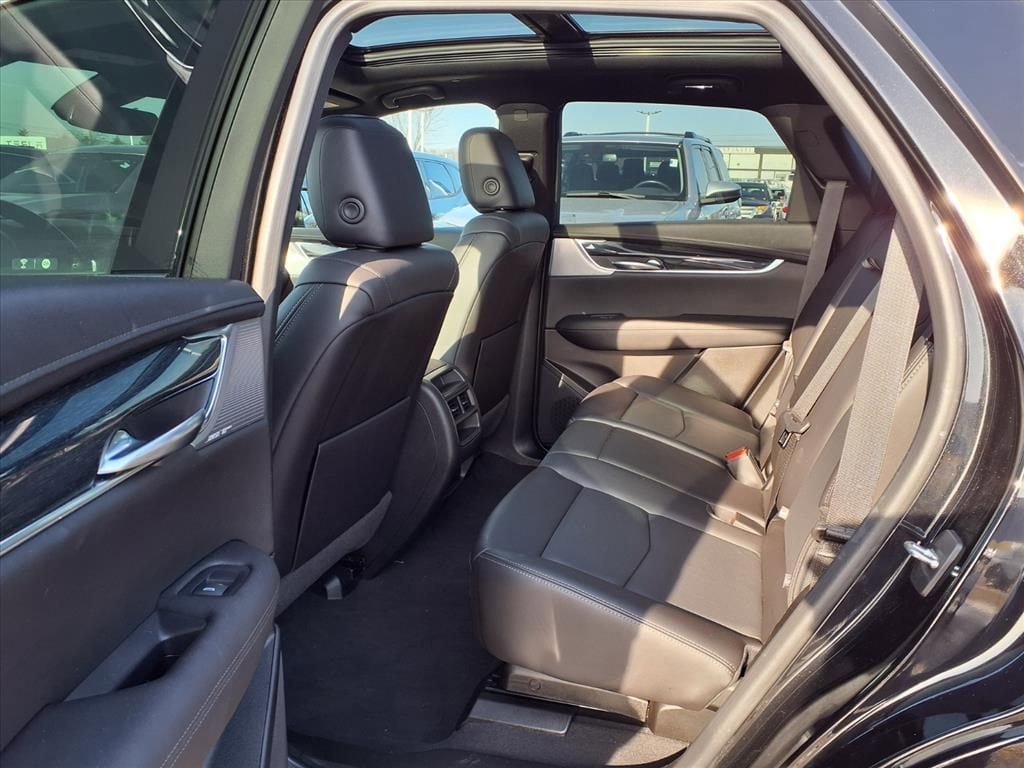 Thumbnail: 2023 Cadillac XT5 - 10