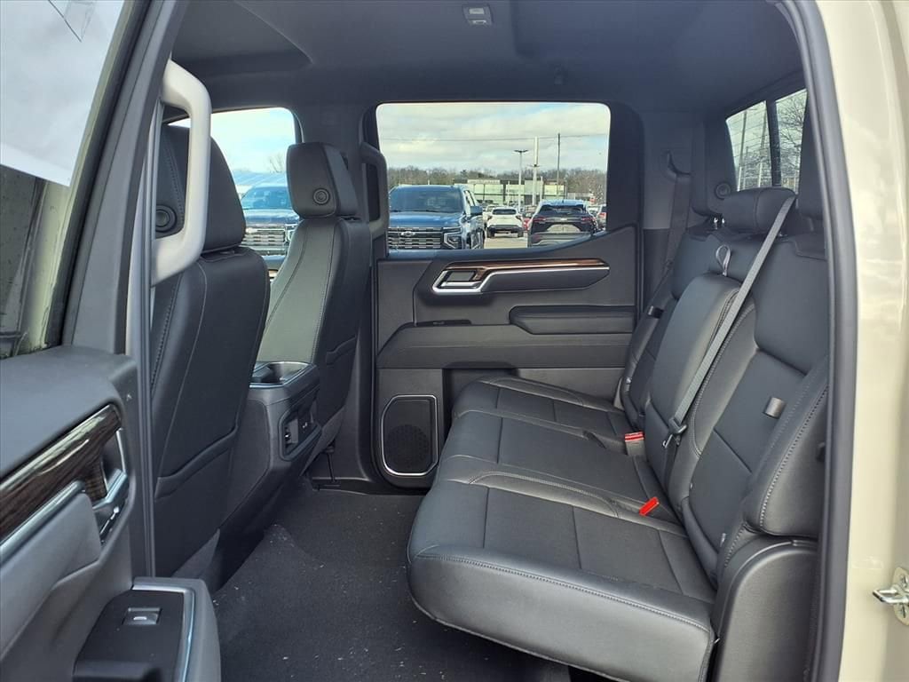 Thumbnail: 2026 Chevrolet Silverado 1500 - 10