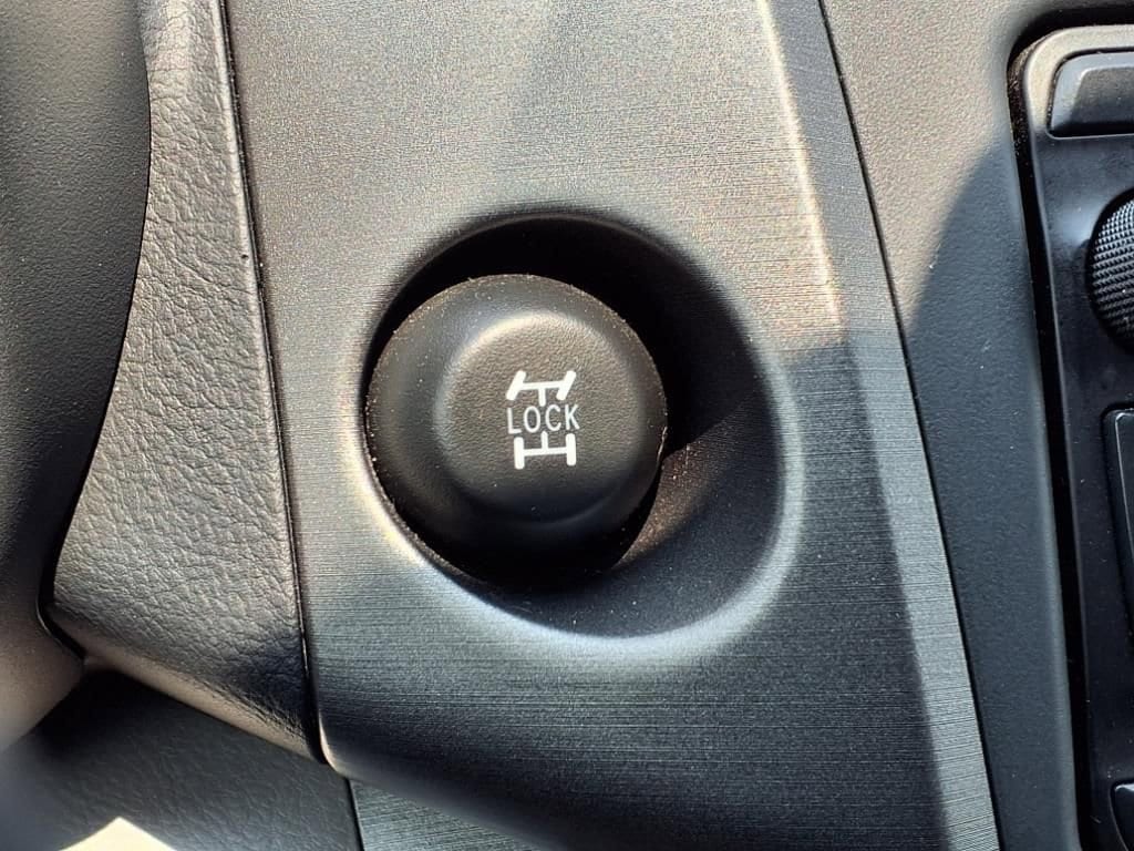 Thumbnail: 2012 Toyota RAV4 - 28