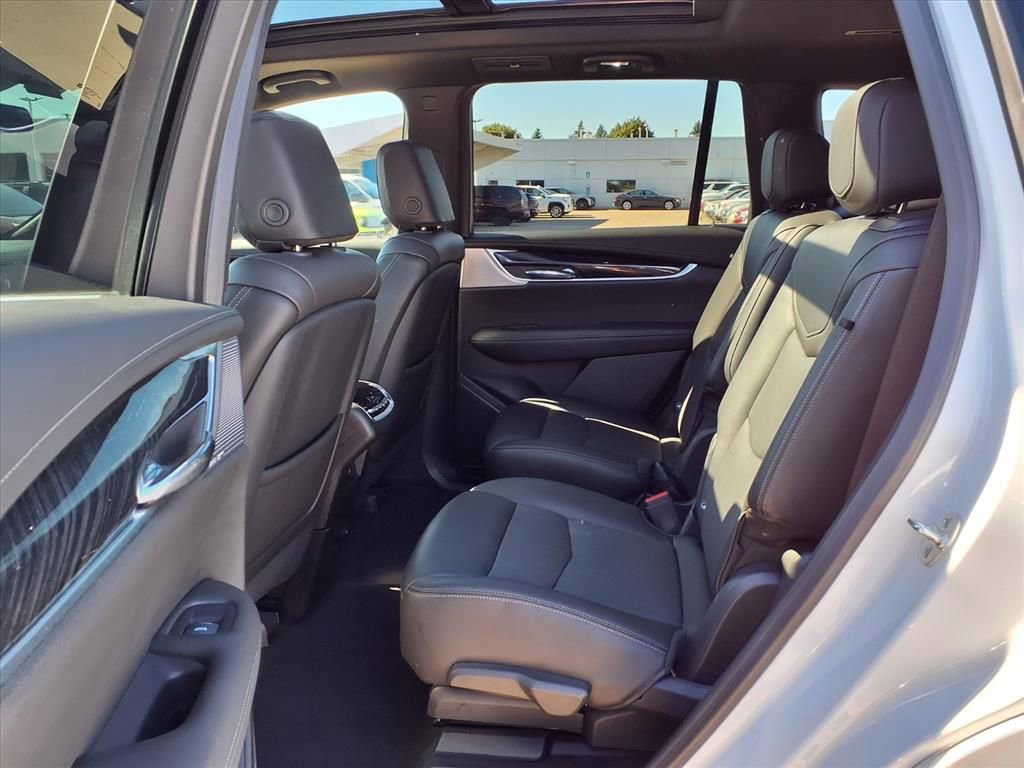Thumbnail: 2025 Cadillac XT6 - 11