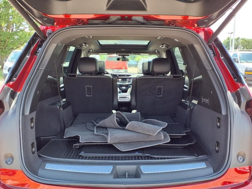 Thumbnail: 2023 Cadillac XT6 - 10