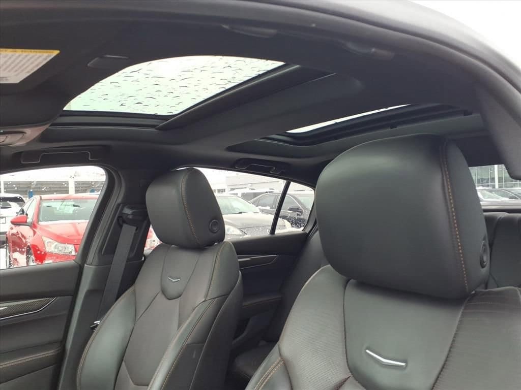 Thumbnail: 2022 Cadillac CT5 - 17