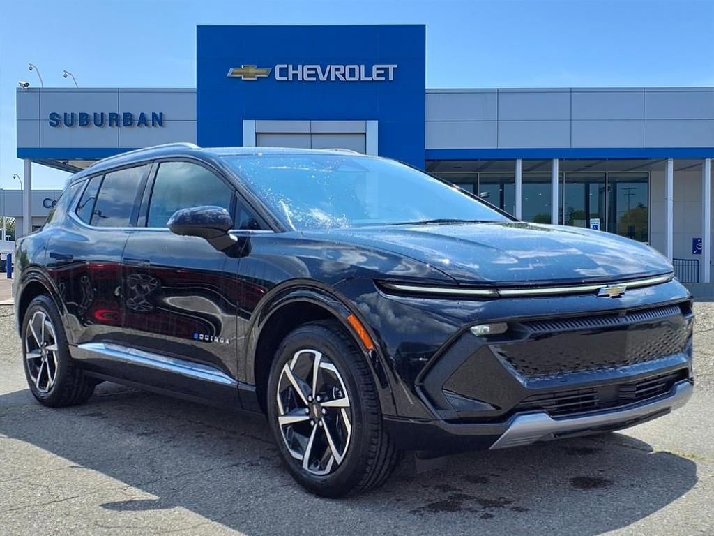 2025 Chevrolet Equinox LT photo 3