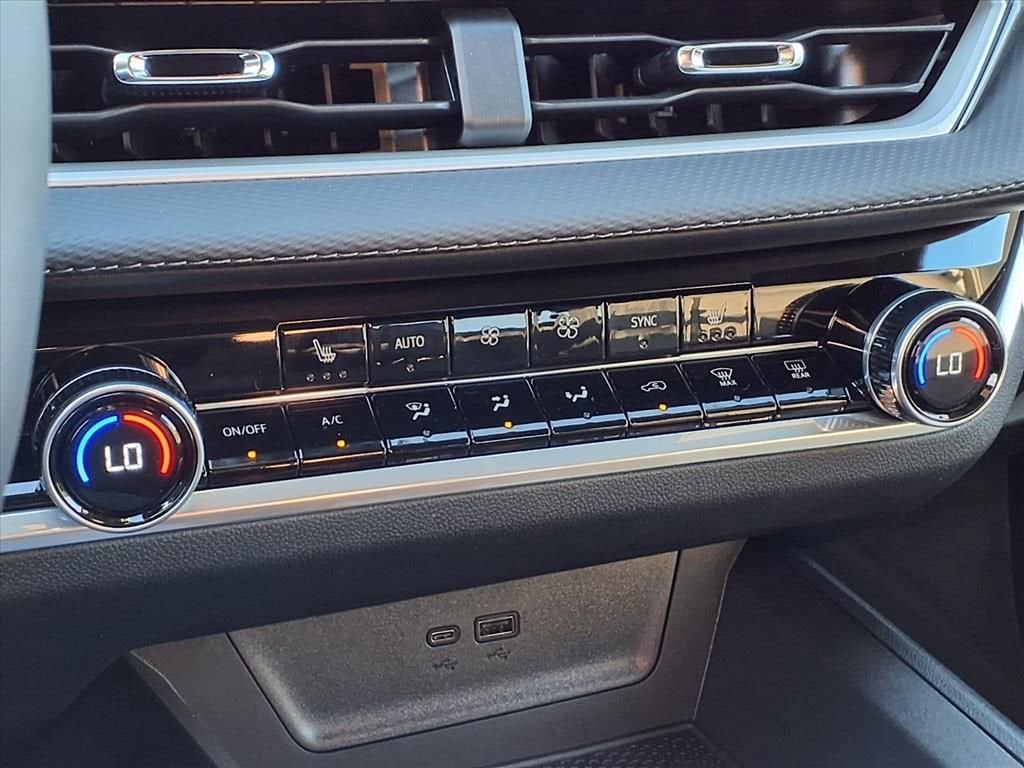 Thumbnail: 2026 Chevrolet Equinox - 23