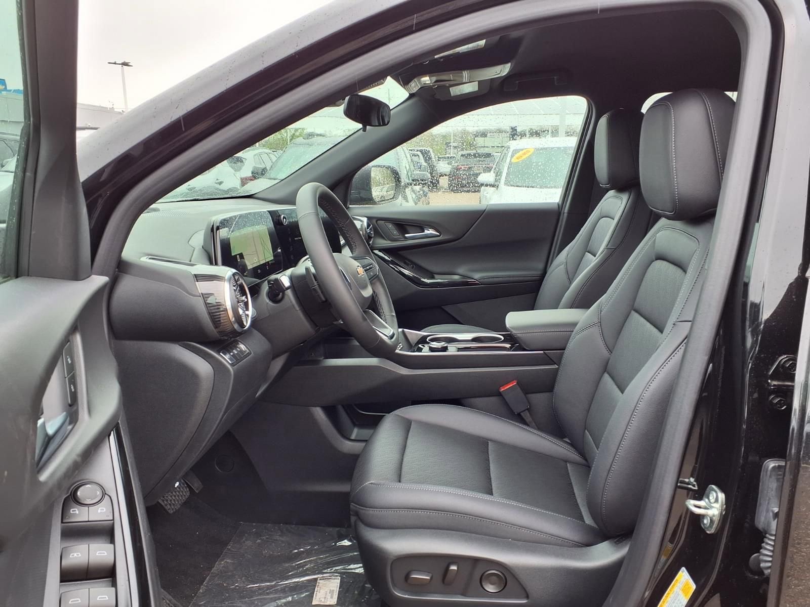 Thumbnail: 2026 Chevrolet Equinox - 13