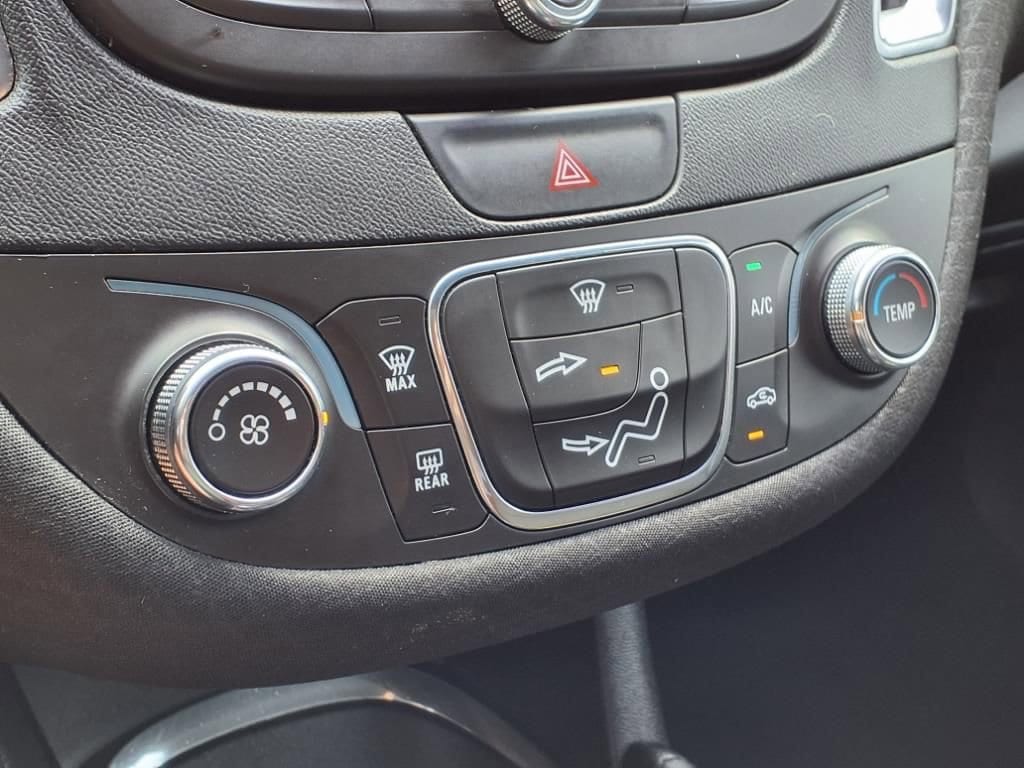 Thumbnail: 2016 Chevrolet Malibu - 22