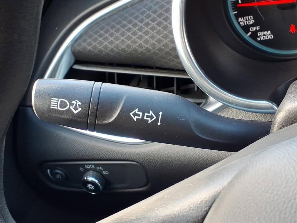 Thumbnail: 2017 Chevrolet Malibu - 19