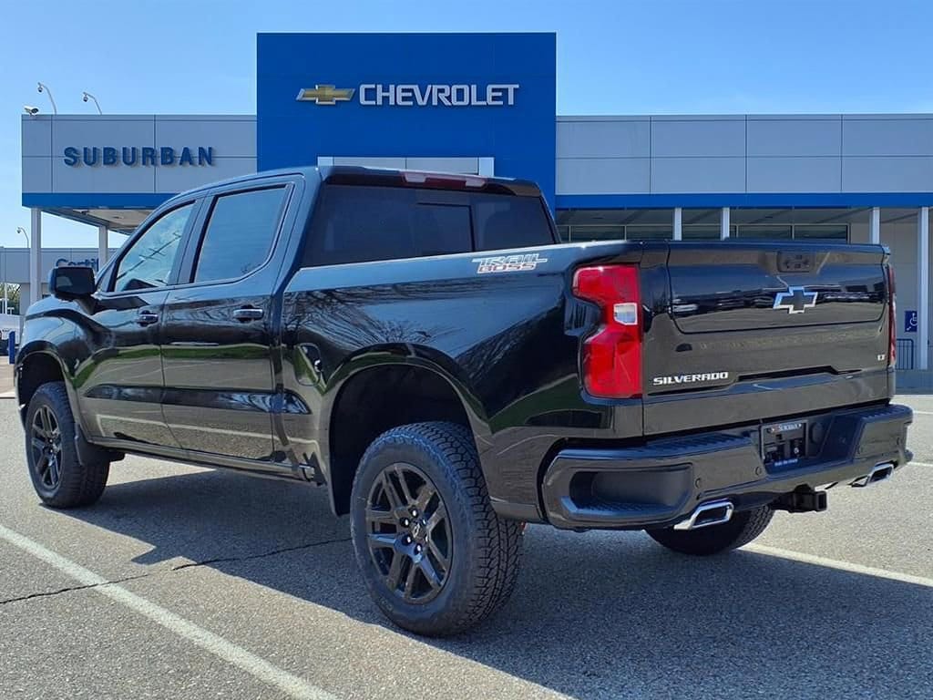 Thumbnail: 2026 Chevrolet Silverado 1500 - 6