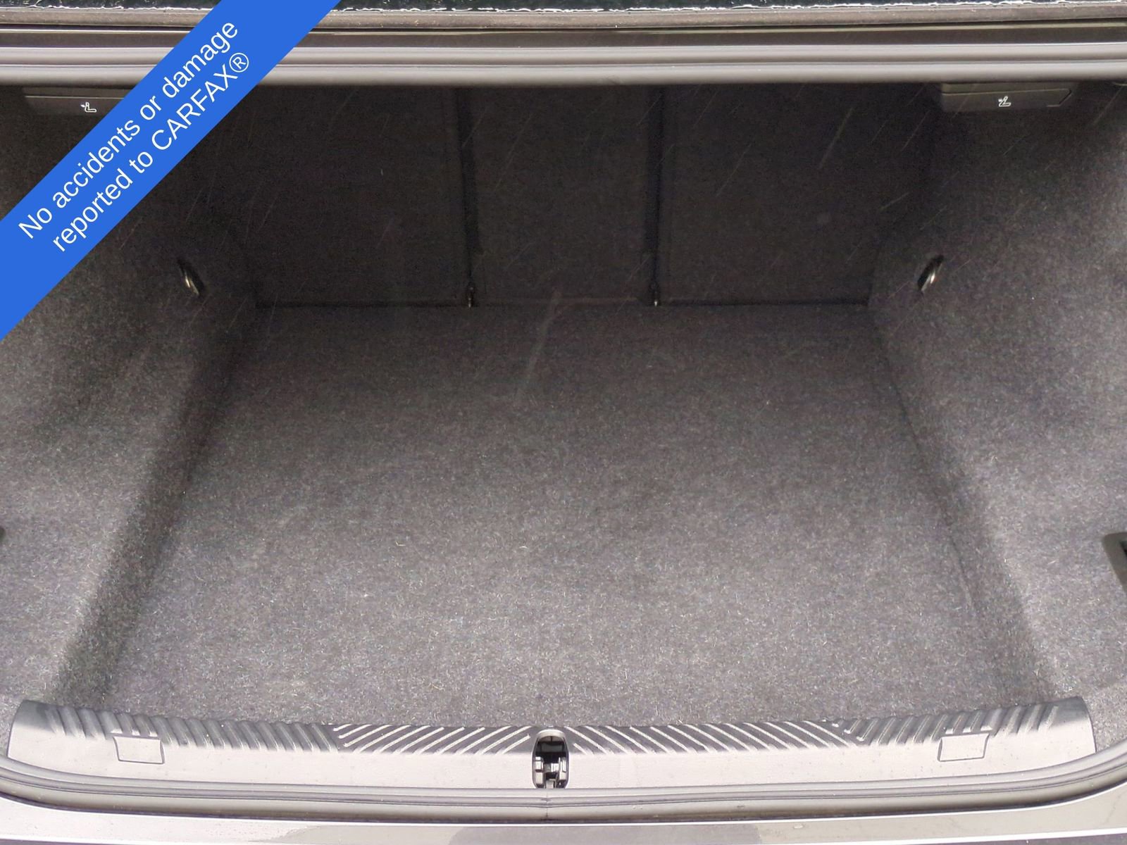 Thumbnail: 2025 BMW 5 Series - 38