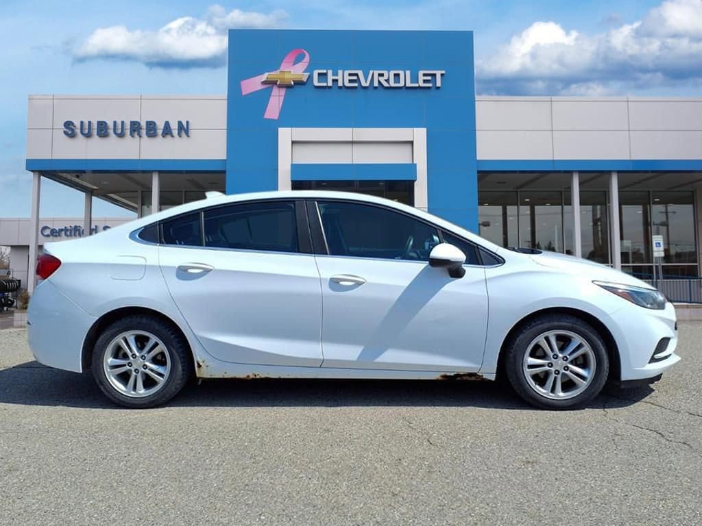 Thumbnail: 2017 Chevrolet Cruze - 4