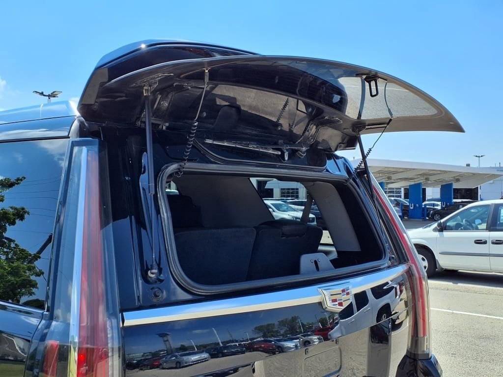 Thumbnail: 2016 Cadillac Escalade - 11