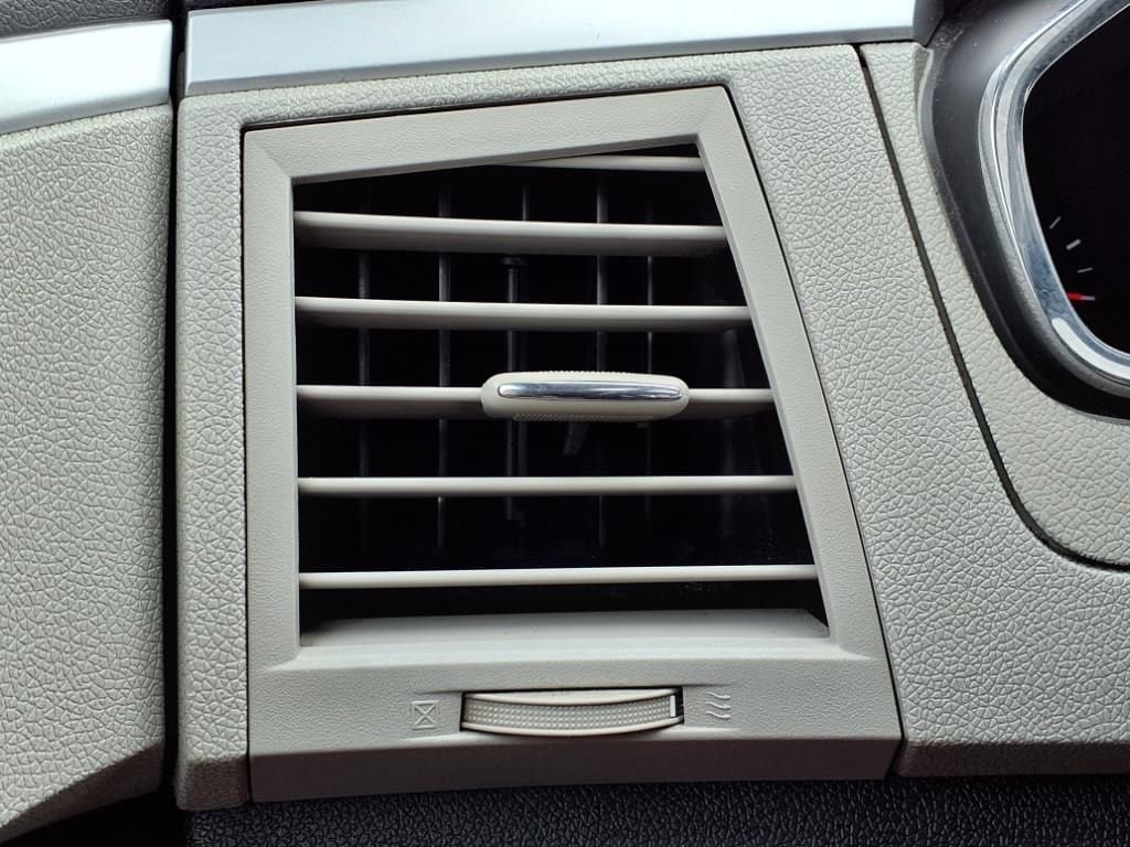 Thumbnail: 2010 Chevrolet Traverse - 25