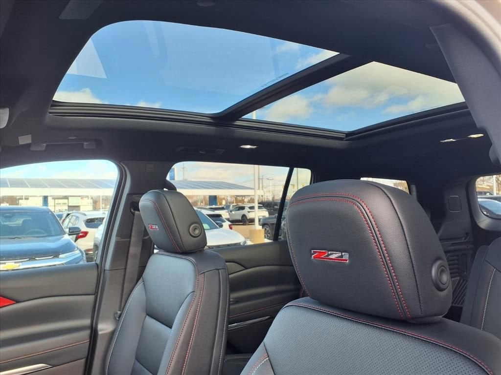 Thumbnail: 2026 Chevrolet Traverse - 16