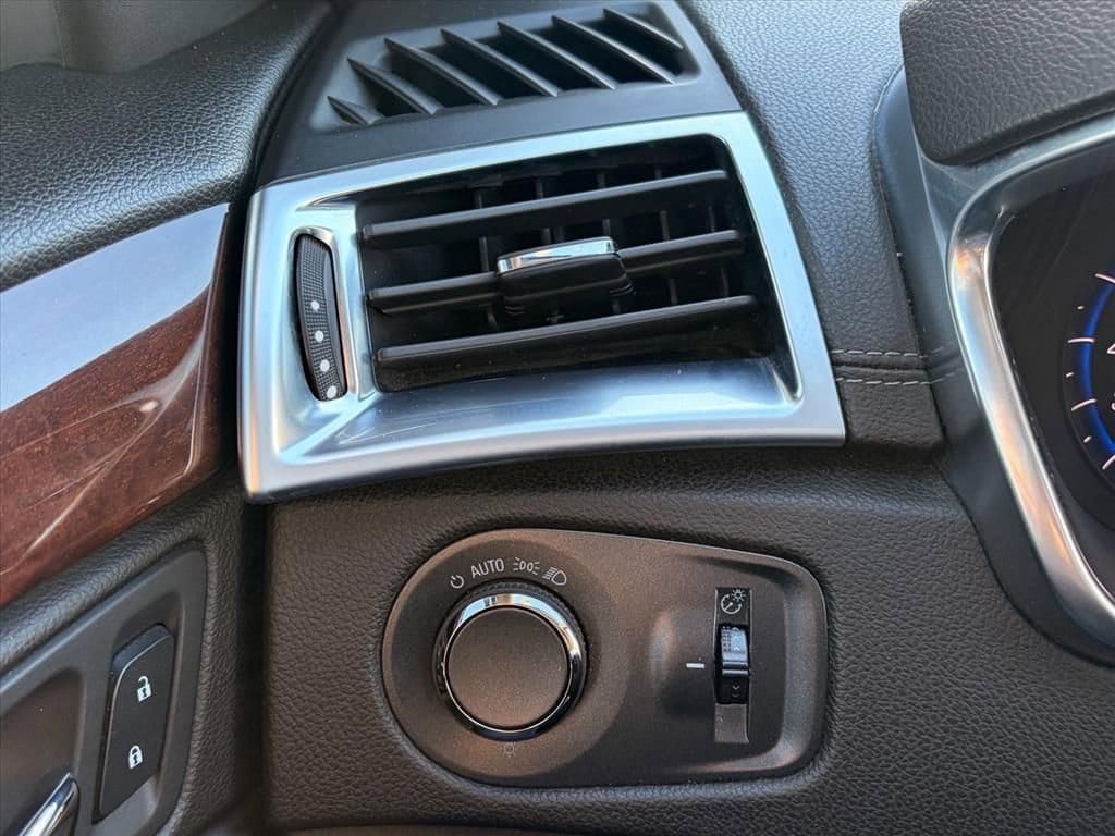 Thumbnail: 2015 Cadillac SRX - 26