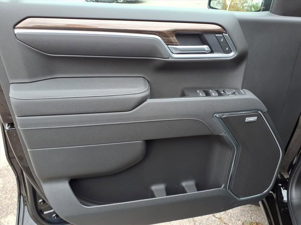 Thumbnail: 2026 Chevrolet Silverado 1500 - 12