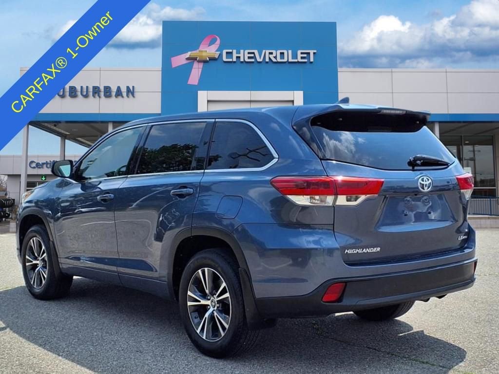 2017 Toyota Highlander LE 7