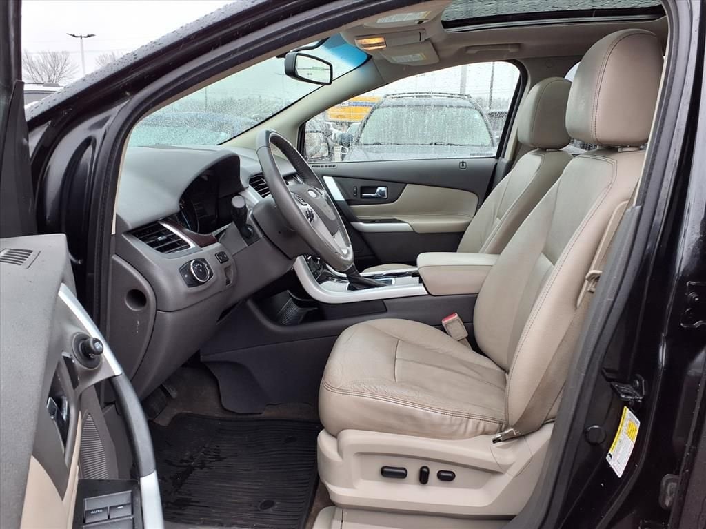 Thumbnail: 2012 Ford Edge - 17