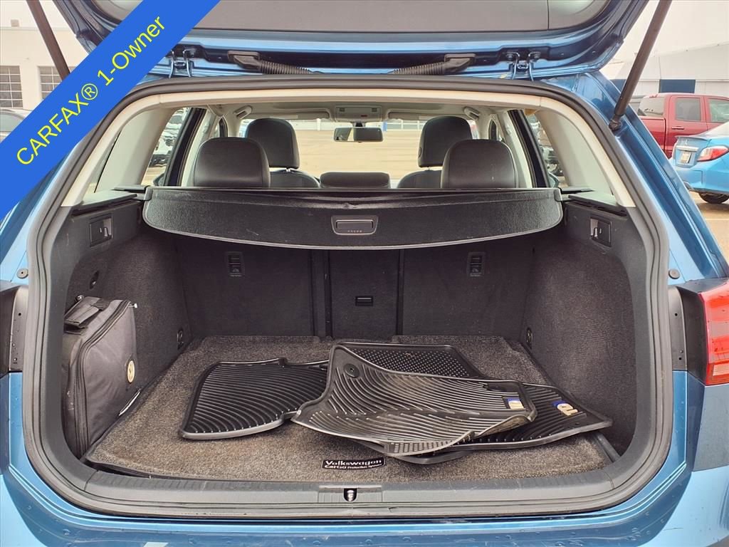 Thumbnail: 2015 Volkswagen e-Golf - 12