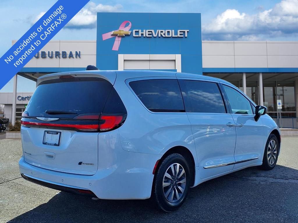 Thumbnail: 2023 Chrysler Pacifica - 5