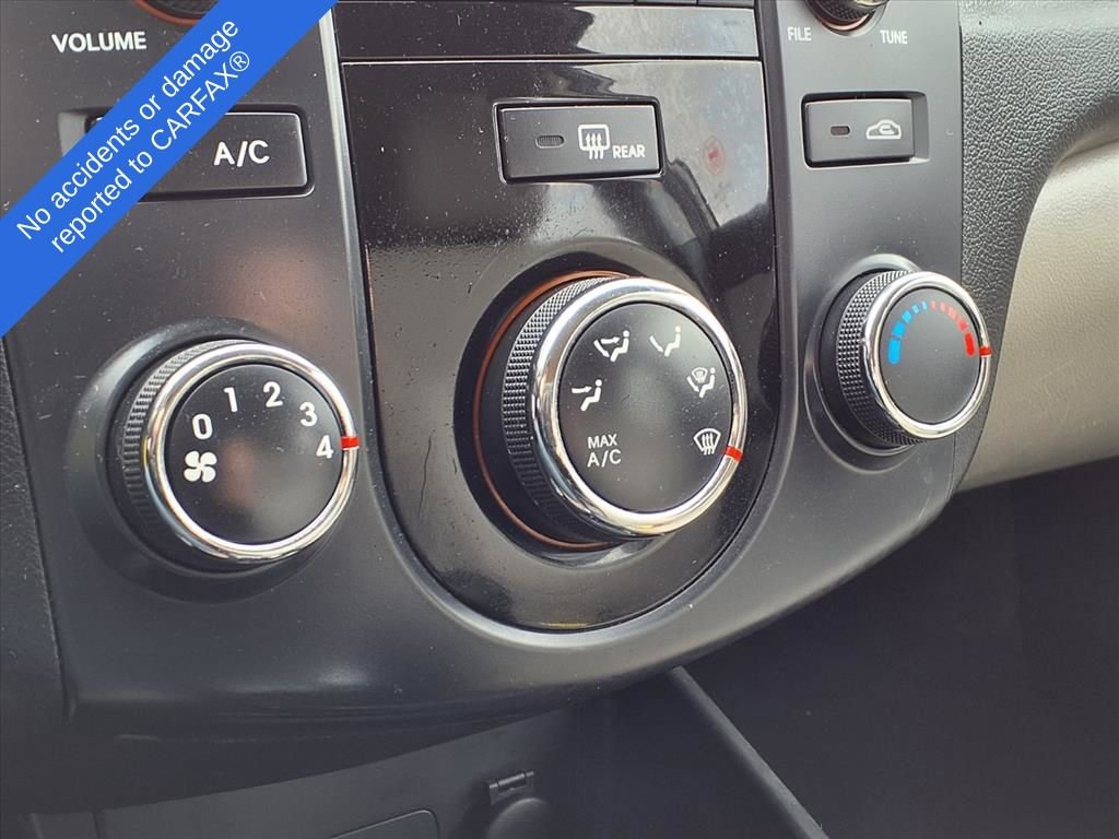 Thumbnail: 2011 Kia Forte - 25