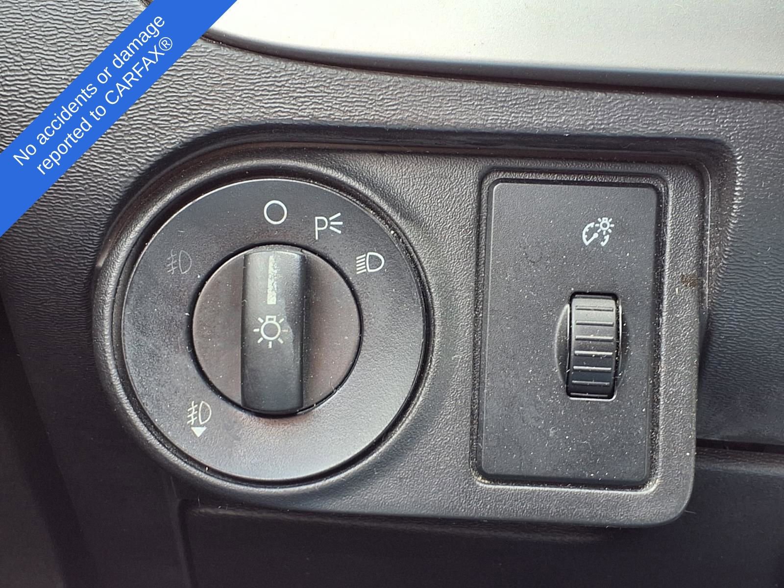 Thumbnail: 2010 Ford Focus - 27