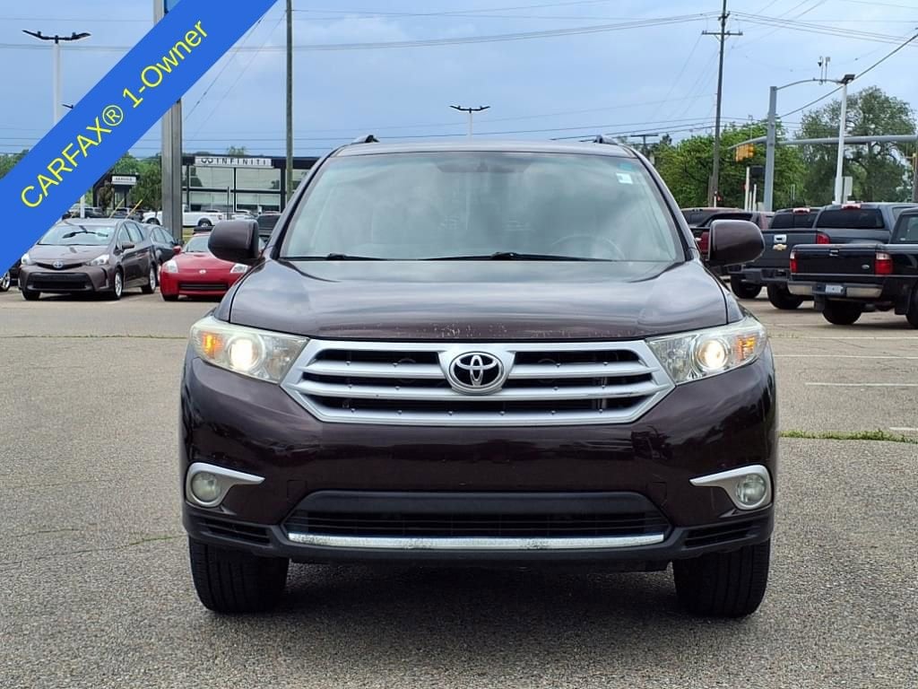 Thumbnail: 2012 Toyota Highlander - 2