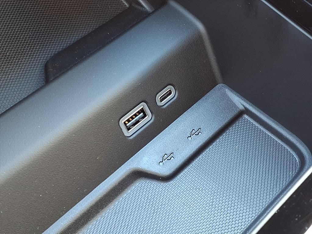 Thumbnail: 2026 Chevrolet Suburban - 20