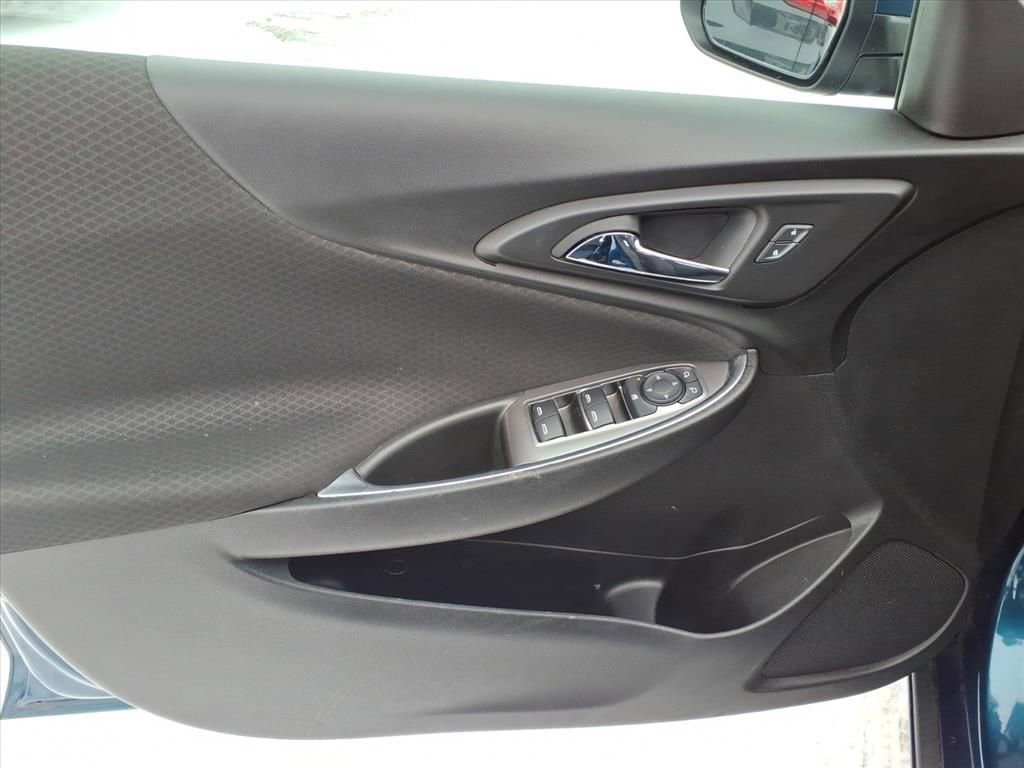 Thumbnail: 2019 Chevrolet Malibu - 12