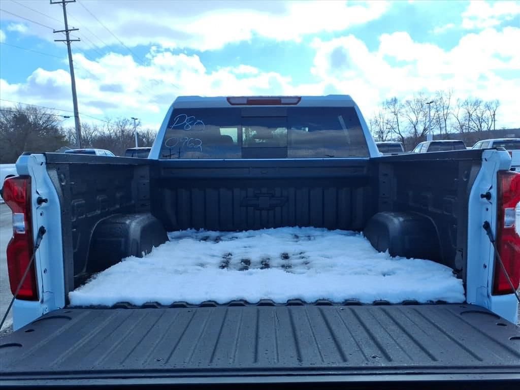 Thumbnail: 2026 Chevrolet Silverado 1500 - 9