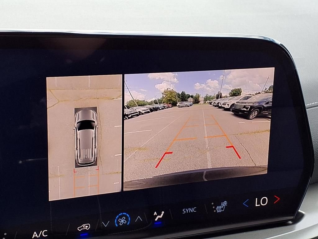 Thumbnail: 2026 Chevrolet Traverse - 21