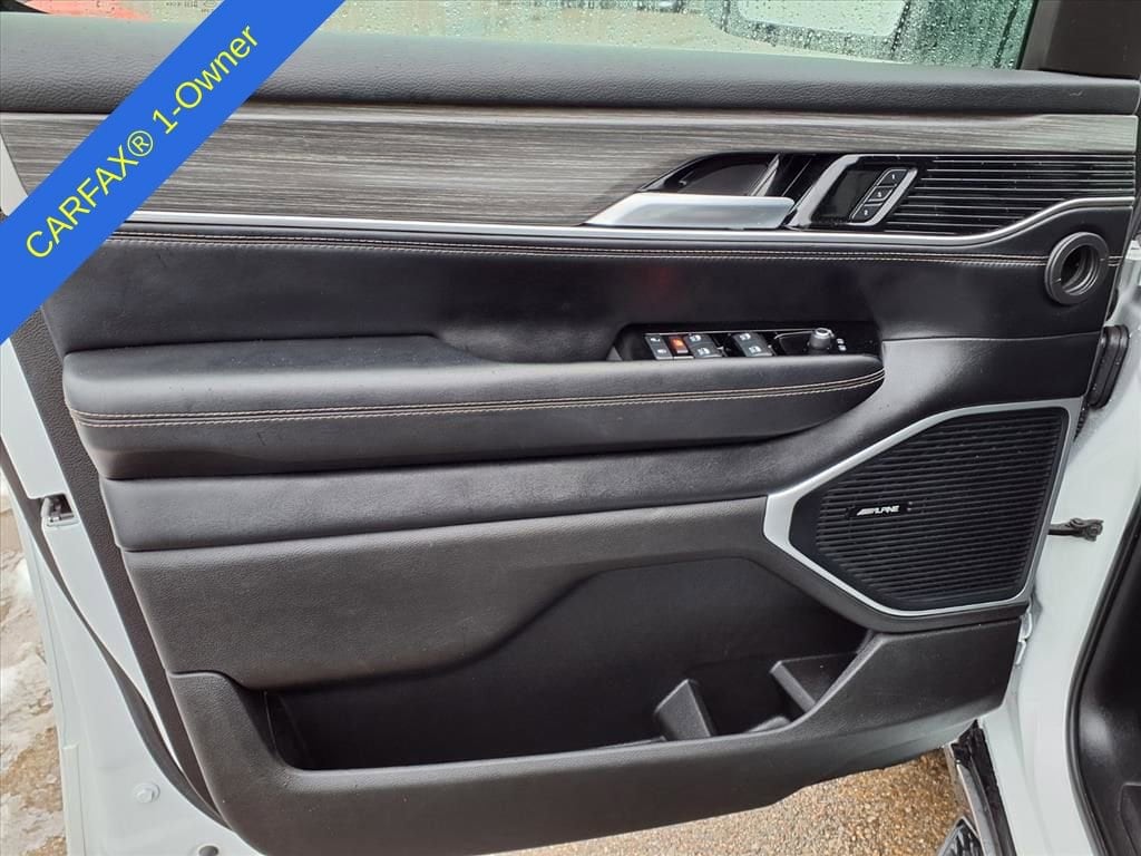 Thumbnail: 2024 Jeep Wagoneer - 15