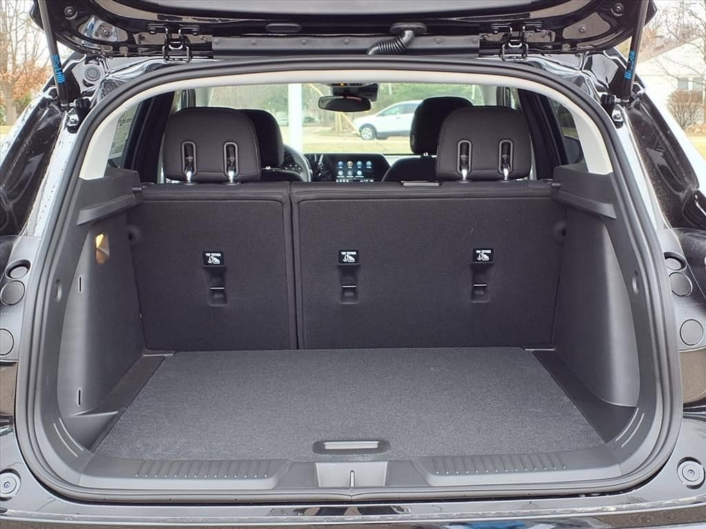 Thumbnail: 2026 Chevrolet Trax - 8