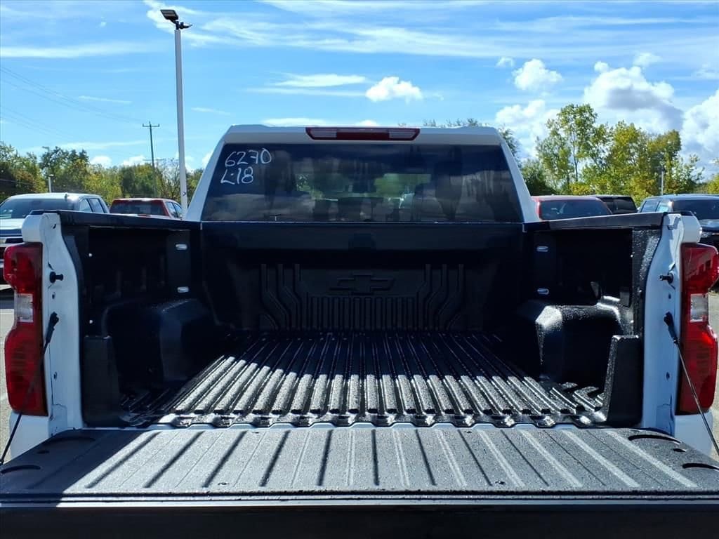 Thumbnail: 2026 Chevrolet Silverado 1500 - 8