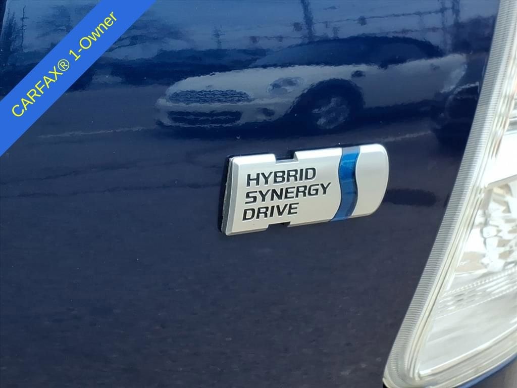 Thumbnail: 2014 Toyota Prius v - 10