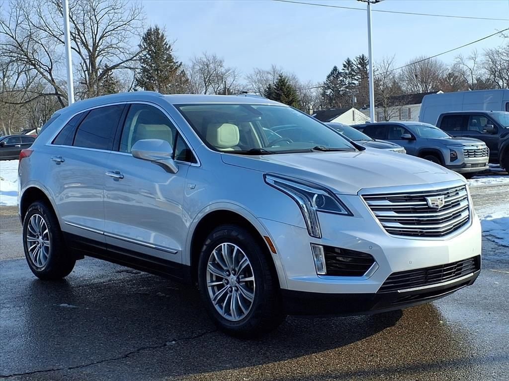 Thumbnail: 2018 Cadillac XT5 - 3