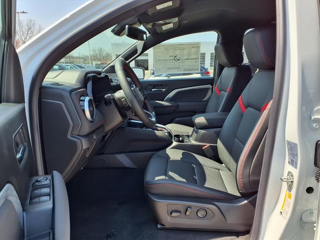 2026 Chevrolet Colorado Z71 - Photo 15