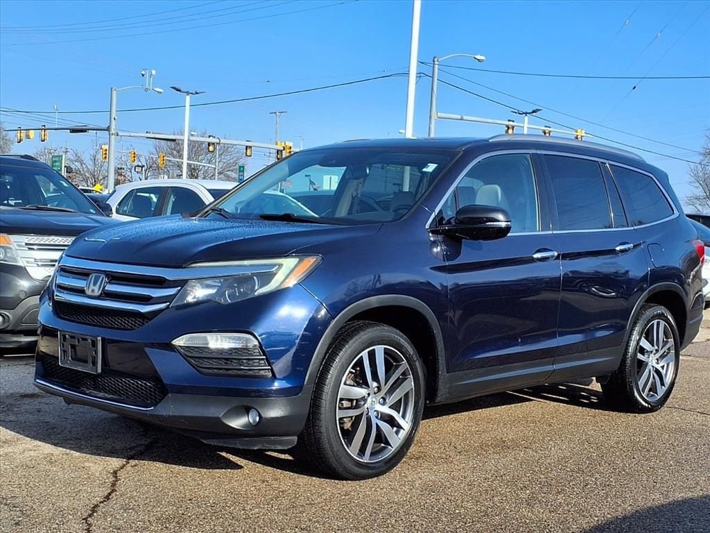 2017 Honda Pilot Touring's photo