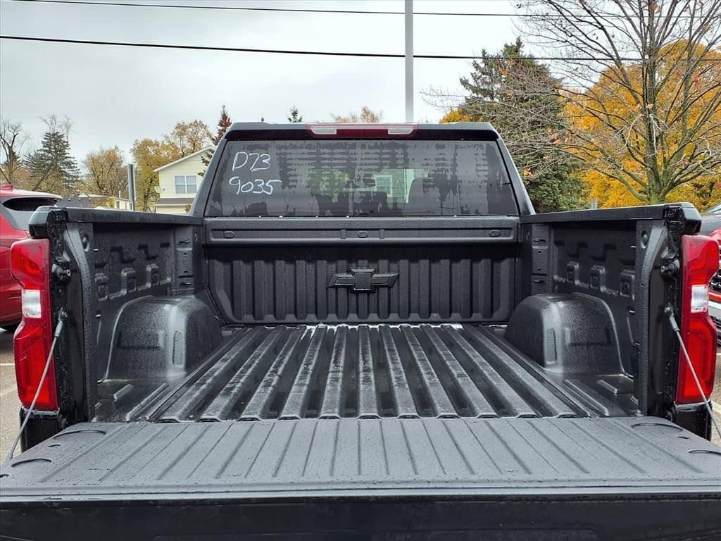 Thumbnail: 2026 Chevrolet Silverado 1500 - 9