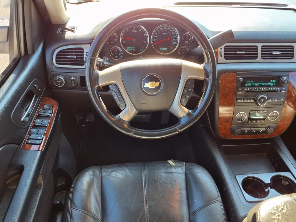 Thumbnail: 2013 Chevrolet Suburban - 12