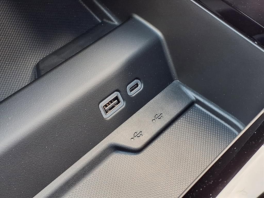 Thumbnail: 2026 Chevrolet Suburban - 13