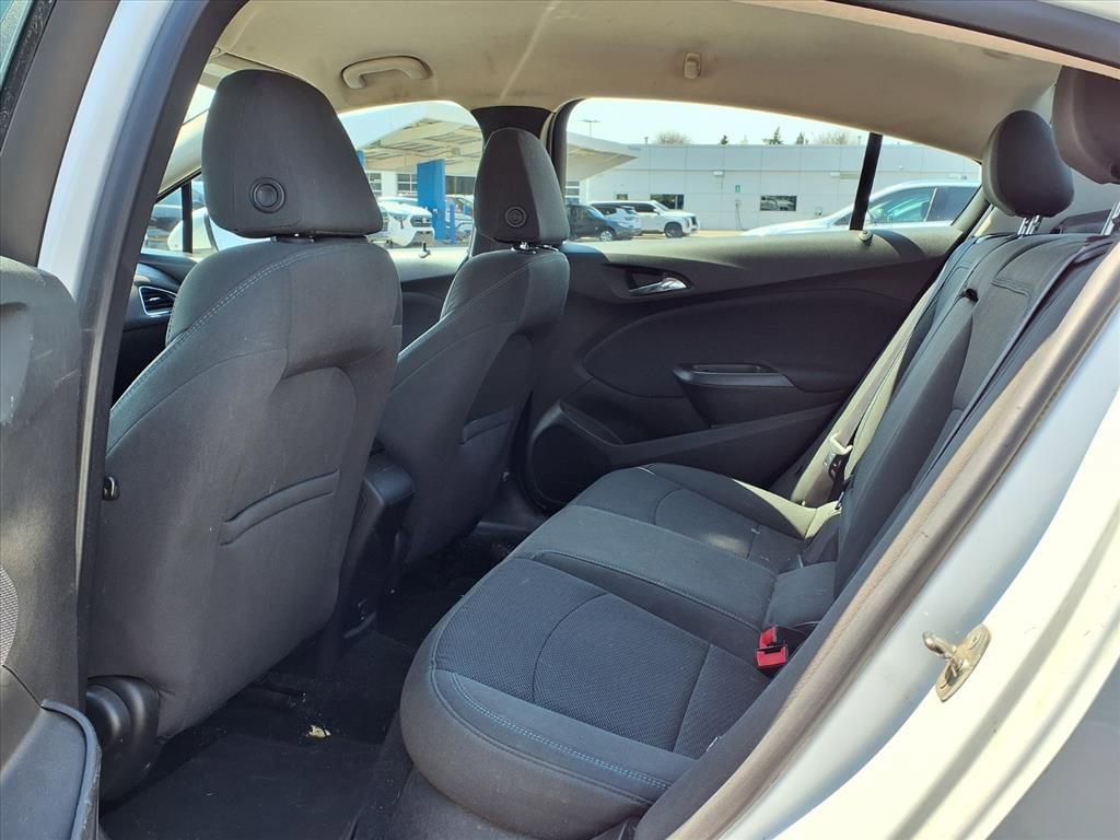 Thumbnail: 2017 Chevrolet Cruze - 11