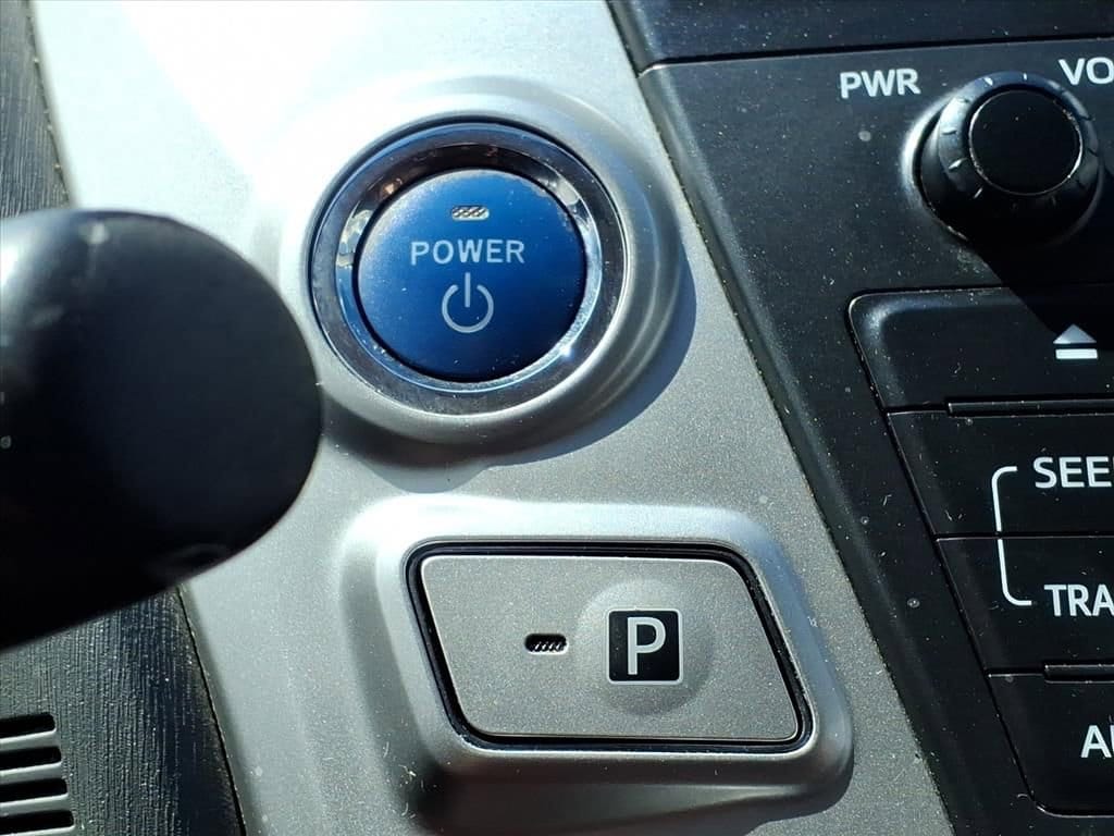 Thumbnail: 2012 Toyota Prius v - 25