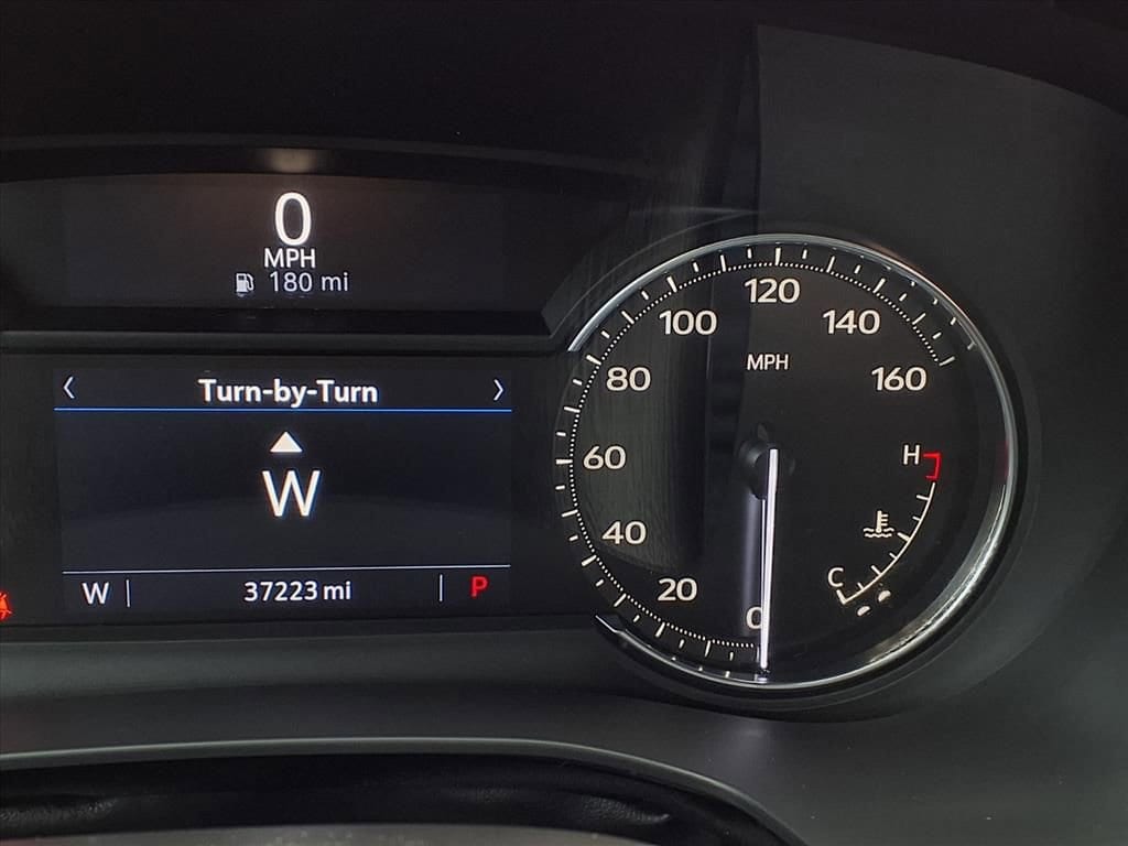 Thumbnail: 2022 Cadillac XT5 - 18