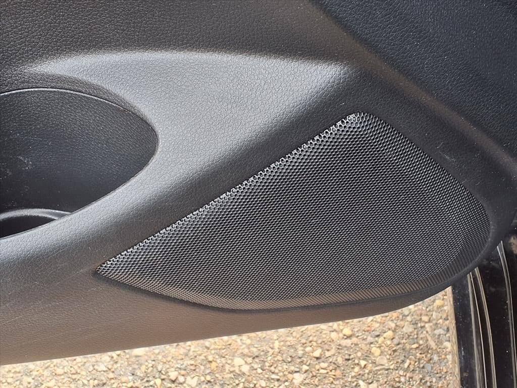 Thumbnail: 2015 Nissan Altima - 16